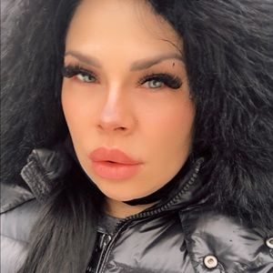 Meet your Posher, Bernadette